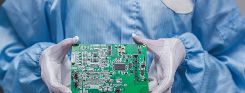 Dicas para evitar a descarga eletrostática (ESD) na montagem de PCBs